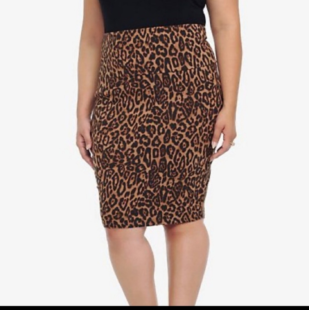 Cheetah cotton blend knit pull on cigarette skirt